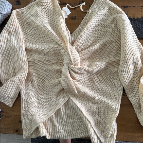 Knit sweater Tilly’s NEW - Picture 3 of 3